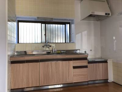 キッチンにも収納たっぷり♪