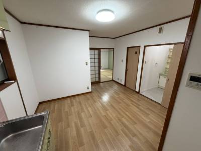 キッチンも明るく清潔を意識しております。