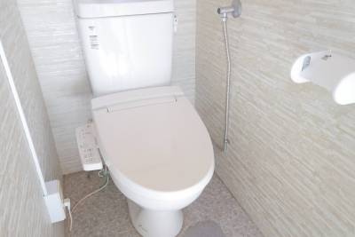 綺麗な温水洗浄便座♪