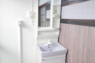 清潔感のある独立洗面台♪