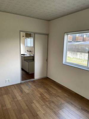 手前6畳部屋
和室&rarr;フローリングへリフォーム済み