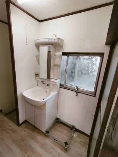 洗面洗濯スペースも明るいです