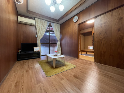 1F洋室は、陽の光たっぷり☀️床は張替え済です