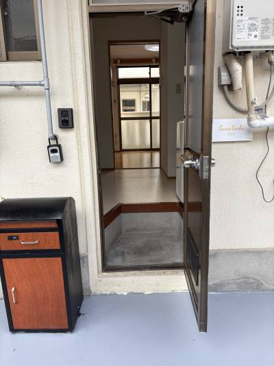 各戸に宅配BOX付。荷物受け取りが楽チン♪