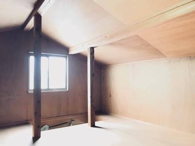 秘密基地？屋根裏収納庫