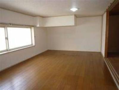 ロフトに窓と収納！