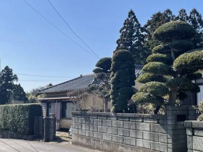 近隣はとても閑静な住宅地で騒音や雑踏とは無縁です。