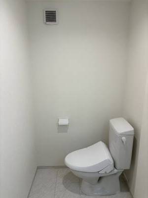 清潔感のある綺麗なトイレスペース
