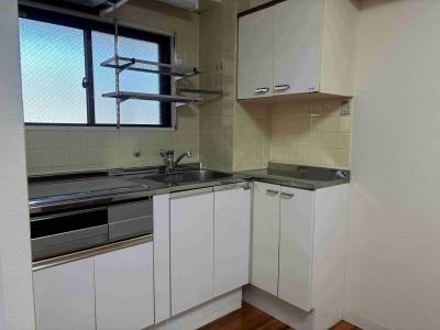 キッチンは窓がついているので調理のにおいもさっぱり