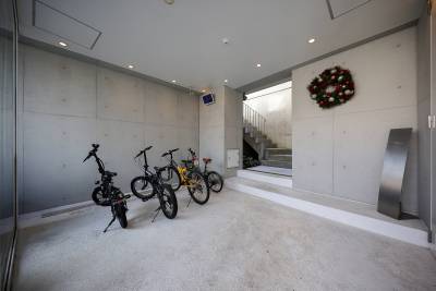 広々エントランス内駐輪場