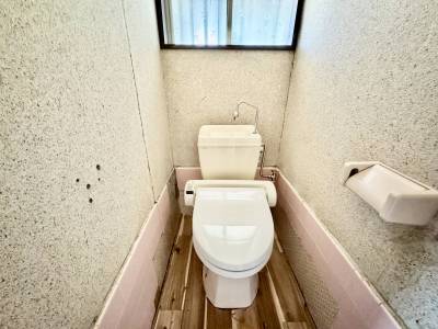 トイレは汲み取りですが、簡易水洗付いています。