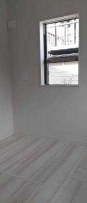 １階洋室　子供部屋にちょうど良い大きさです