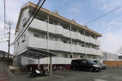 南側からの外観です。日当たり良好です♪