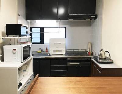 共用部分 キッチン：シンク、カウンター、調理家電を整備