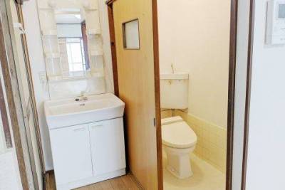 独立洗面所とトイレ