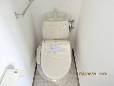 温水洗浄便座に換装済み