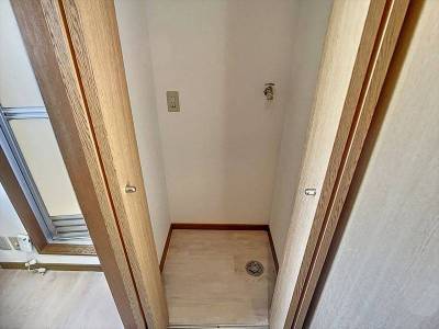 洗濯機スペース：屋内