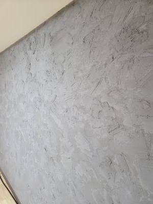 漆喰は呼吸する壁とも言われています！