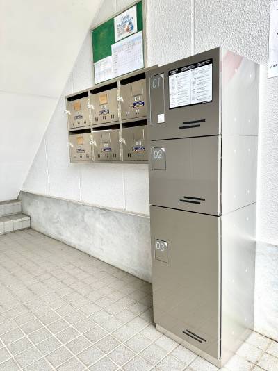 宅配ボックスを完備