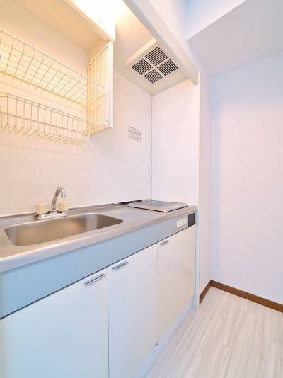 IHクッキングヒーター付きキッチン。