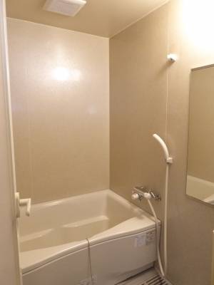 広いお風呂でゆったりと