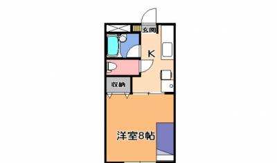 角部屋なのでベッド側に小窓あり
