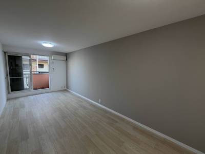 すてきなアクセントクロスでおしゃれなお部屋になりました♪