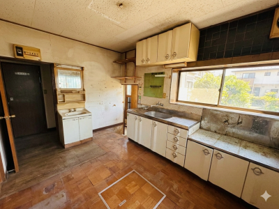 DK＆洗面／少しリフォームした方が良いですね