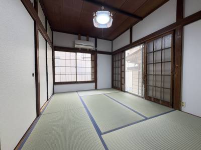 二面採光の明るい居室