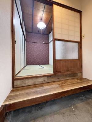 一段上がっていて床上浸水を防ぎます