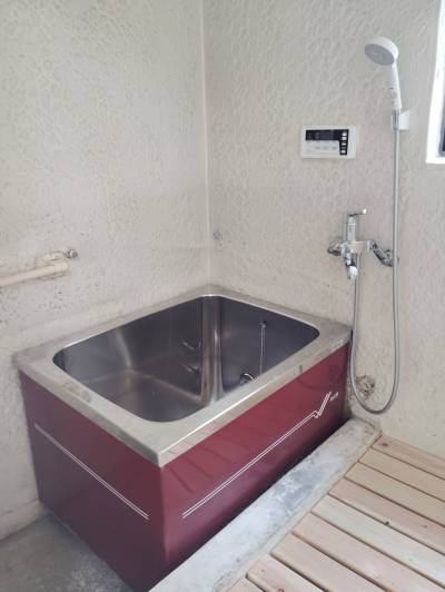 追い焚き付き給湯になります。