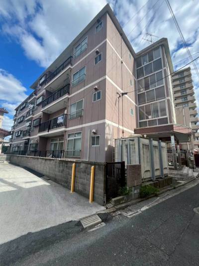 ドン・キホーテ黒崎店はすぐ目の前ですよ〜
買い物が便利です♪