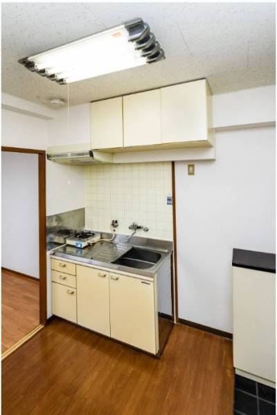 全部屋にキッチンがあります。自炊するのに好評です。
