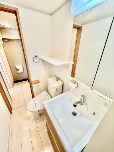 独立洗面台と清潔感あふれるトイレで、毎日快適な生活が送れます