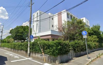 小学校・幼稚園徒歩約10分