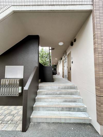 物件の顔でもある集合ポストは新品に交換済で美しい♪