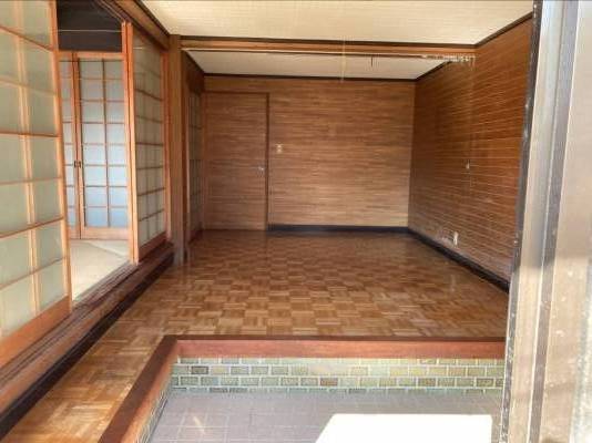 玄関がとても広いです。