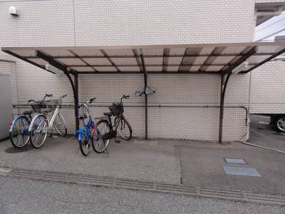 ゆったりとした駐輪場