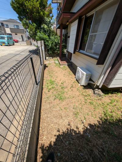 ２輪車をフェンス内に保管出来ます