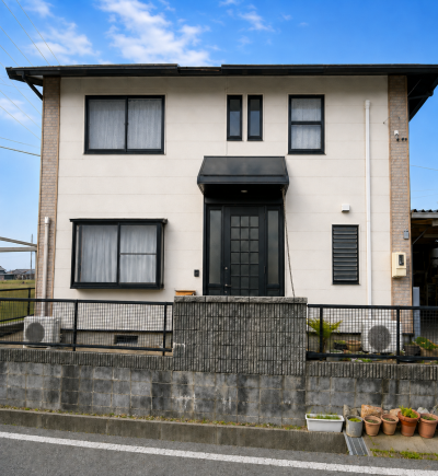 :

屋根付き駐車場・専用庭付き3LDK