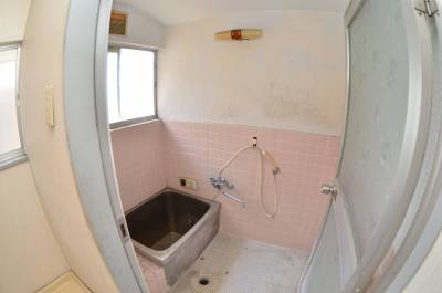 旧宅浴室。