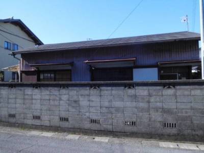 １号室を道路側(東北東)から見ると。