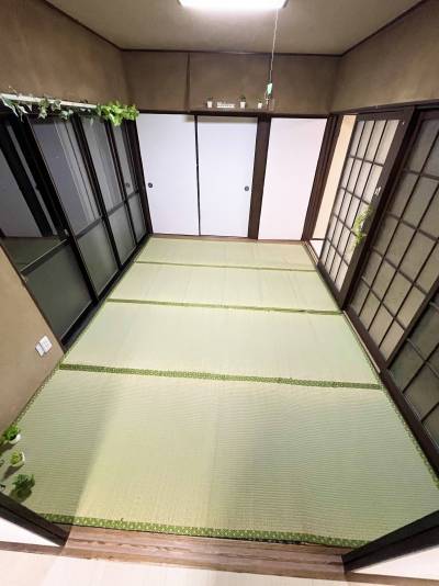 6畳和室:収納有り！ゴザ敷いてます。