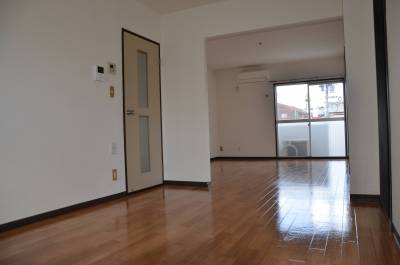 眺望：リビングの先に、ベランダがあります。