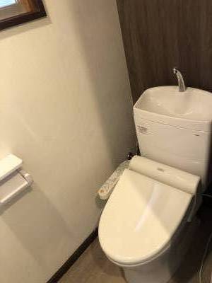 温水洗浄トイレを新設♪