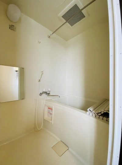 室内乾燥機つき、ハンガーラックつきの浴室