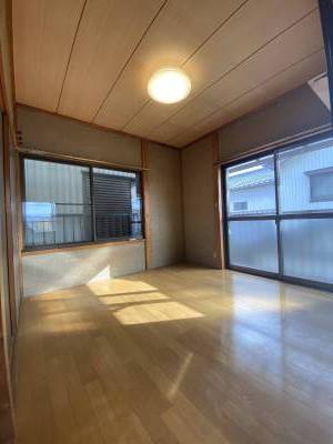 2階、南東側洋室