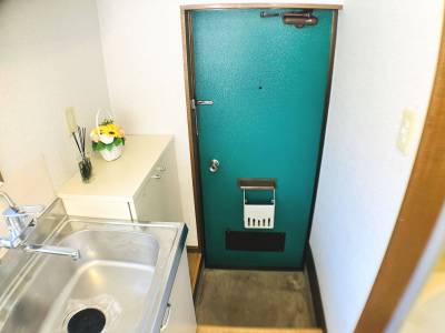 玄関にはシューズボックスがあります
