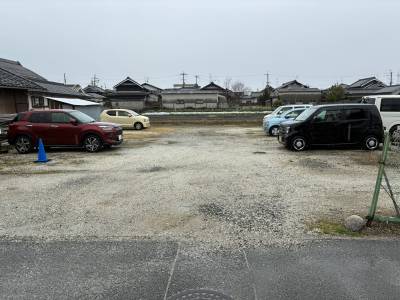 すぐ近くの月極駐車場です