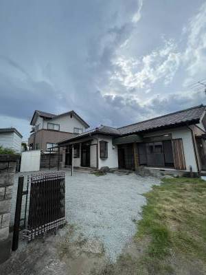 広い庭、和モダンの平屋戸建！